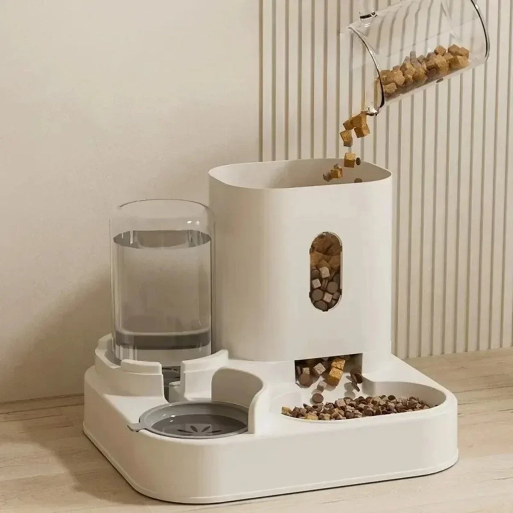 2-in-1 Drinking Fountain & Storage Feeder 🐶🐱